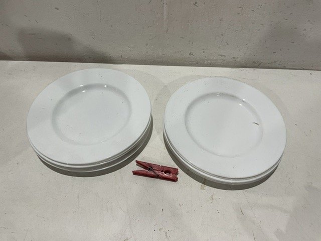 Lote siguiente: Platos de porcelana para postre