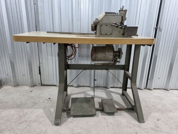 Máquina de Coser Industrial Completa con Mesa y Motor Eléctrico