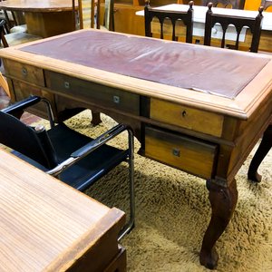 Escritorio Antiguo de Madera con Tapa de Cuero y Cajones - imagen 2