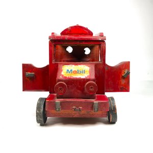 Locomotora de Madera Roja Estilo Vintage con Logo Mobil - imagen 3