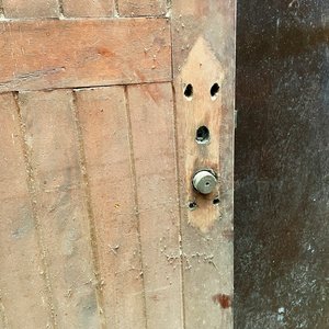 Hoja de Puerta Antigua de Madera Lambriz Oscura - imagen 5