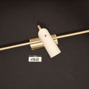 Aplique de Iluminación Retro con Tres Focos Orientables y Pantallas Tubulares de Vidrio Opal - imagen 7