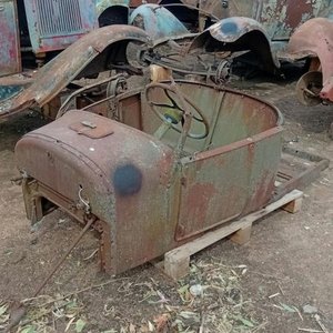 Lote siguiente: Cabina Ford T Antigua para Rat Rod o Coleccionismo