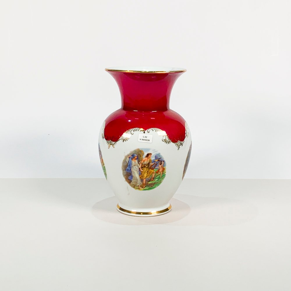 Lote siguiente: Vaso en porcelana Bavaria, escena romántica
