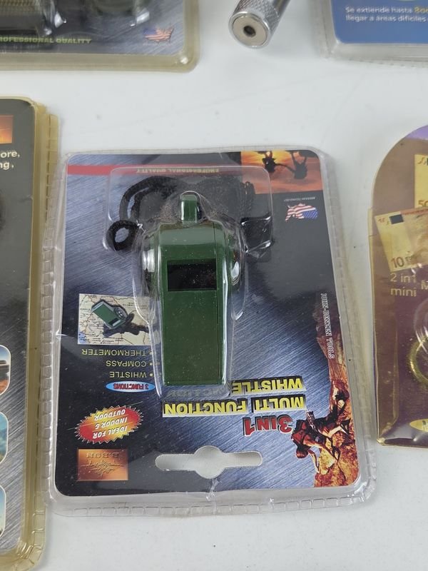 Gran lote de accesorios para camping y herramientas - imagen 13