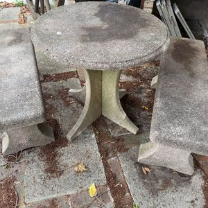 Juego de Jardín de Concreto: Mesa Redonda y Dos Bancos - imagen 2