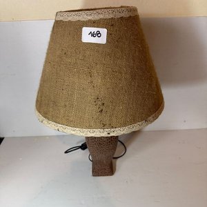 Lámpara de Mesa con Base de Cerámica y Pantalla de Arpillera - imagen 2