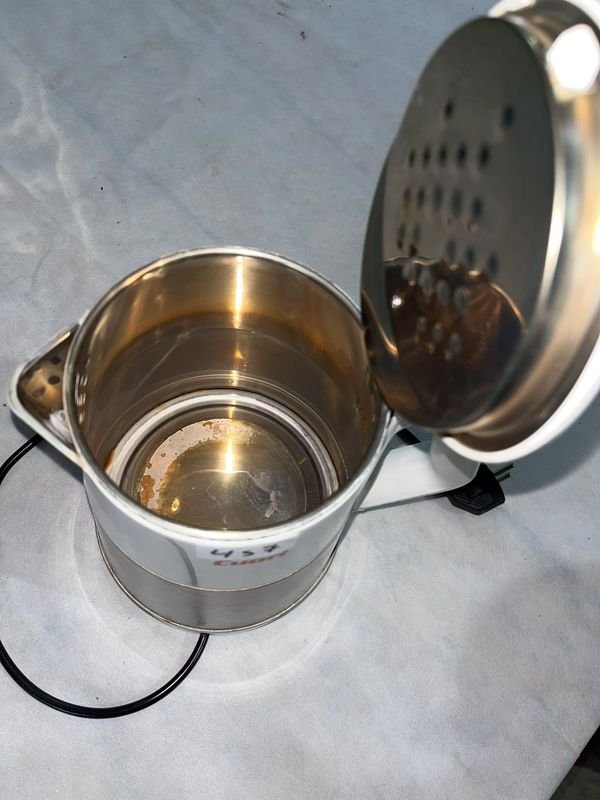 Jarra Eléctrica Cuori Pisa Blanca y Acero Inoxidable