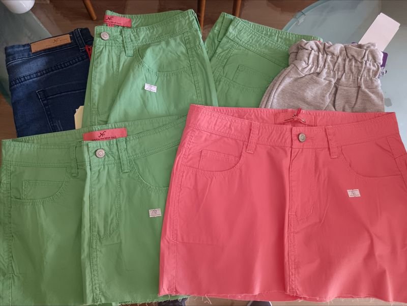 Lote de polleras y shorts para niñas - imagen 2