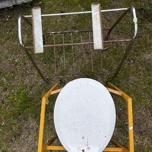 Lote anterior: Silla de Baño para Discapacitados con Estructura Metálica y Asiento Blanco