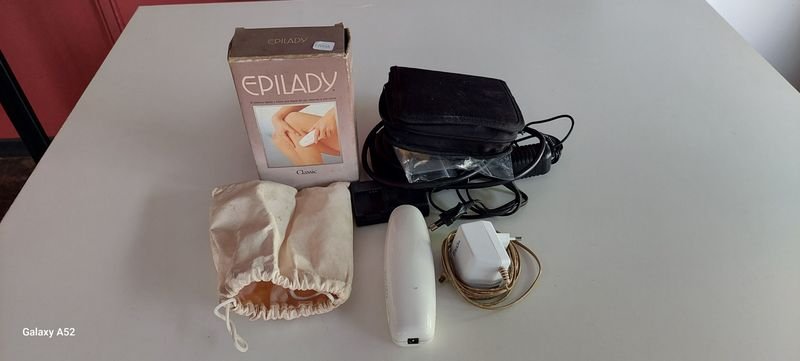 Cd's y accesorios en buen estado - imagen 1