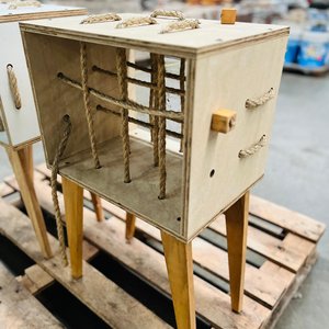 Set de 2 Botelleros de Madera con Patas y Cuerda - imagen 2