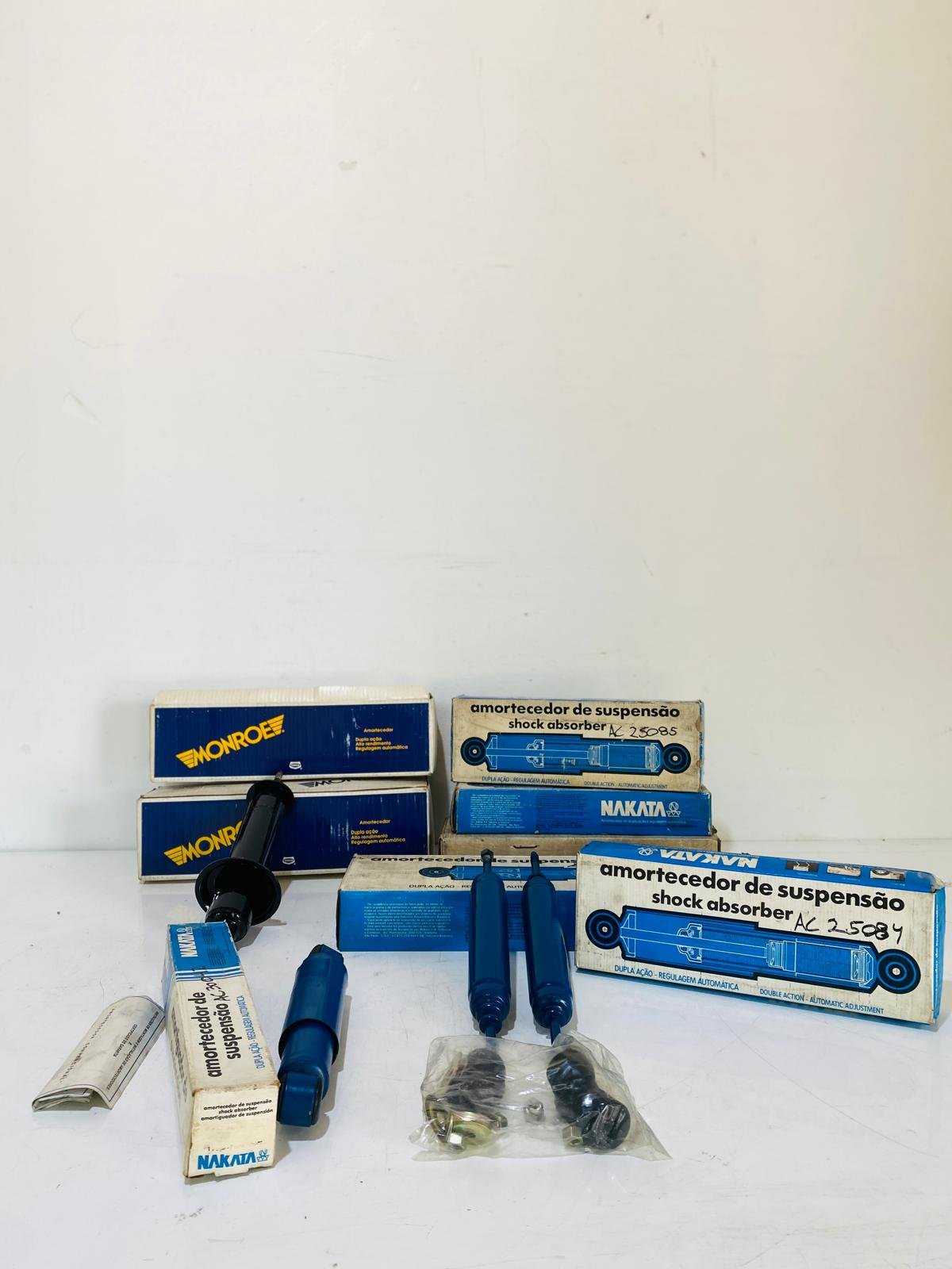 Item lote-x8-amortiguadores-varios-monroe-y-nakata - Image 0