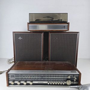 Equipo de Audio Philips: Radio y Tocadiscos Vintage con Parlantes - imagen 1
