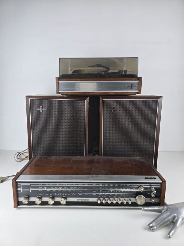 Equipo de Audio Philips: Radio y Tocadiscos Vintage con Parlantes