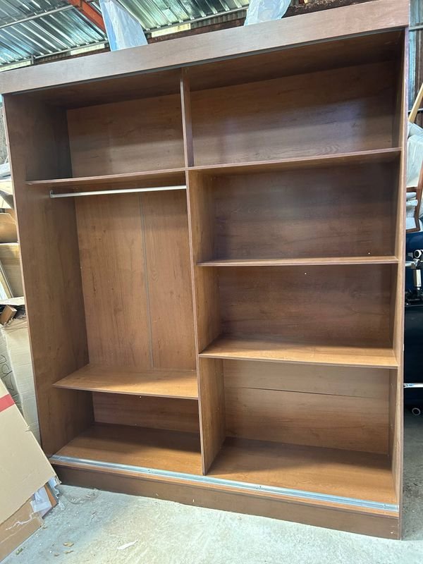 Placard de Madera con Dos Puertas Corredizas - imagen 3