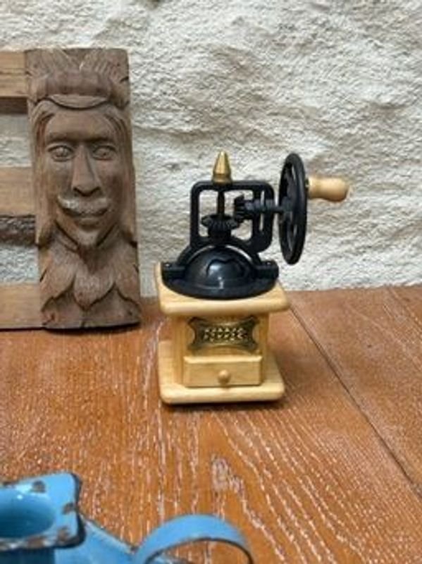 Lote de adornos y objetos decorativos en madera - imagen 6