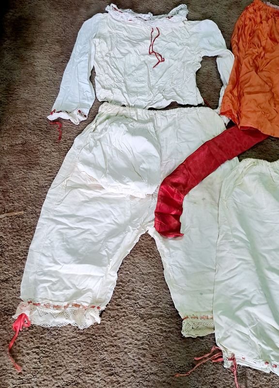 Tradicional ropa de baile español, camisola y pololos - imagen 3