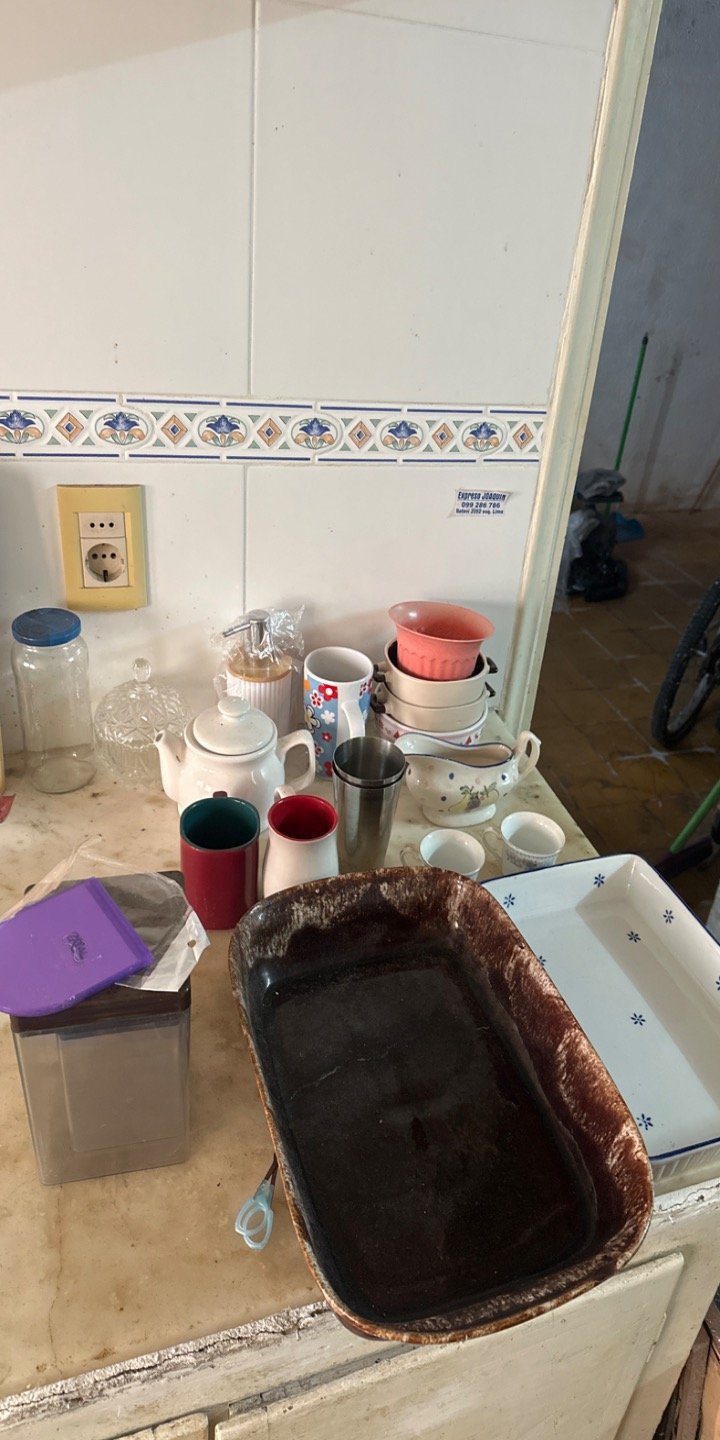 Bandejas, Tazas y Recipientes de Cocina Varios