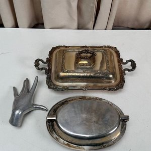 Lote anterior: Par de Bandejas de Plata con Tapa y Asa