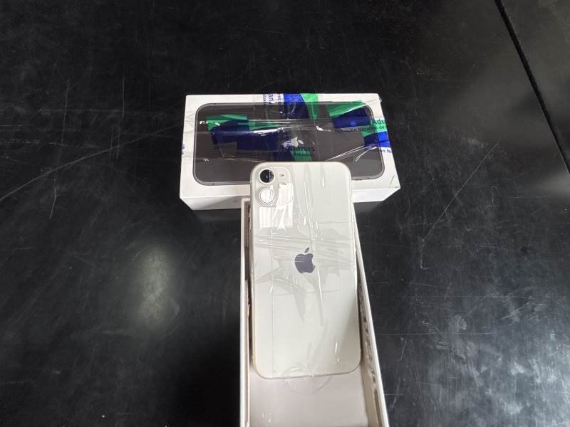 iPhone 11 Usado Blanco (Sin Cargador)