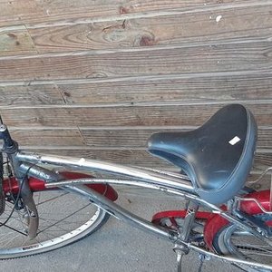 Bicicleta Jazz de Luxe Rodado 26 Gris y Roja con Canasto y Parrilla - imagen 3