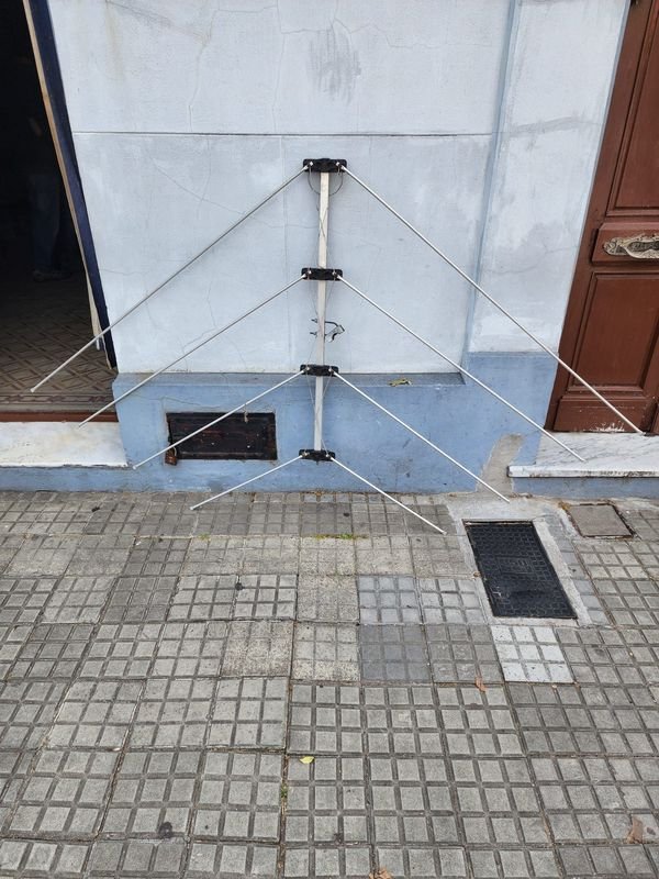 Lote de Antenas de TV y Radio