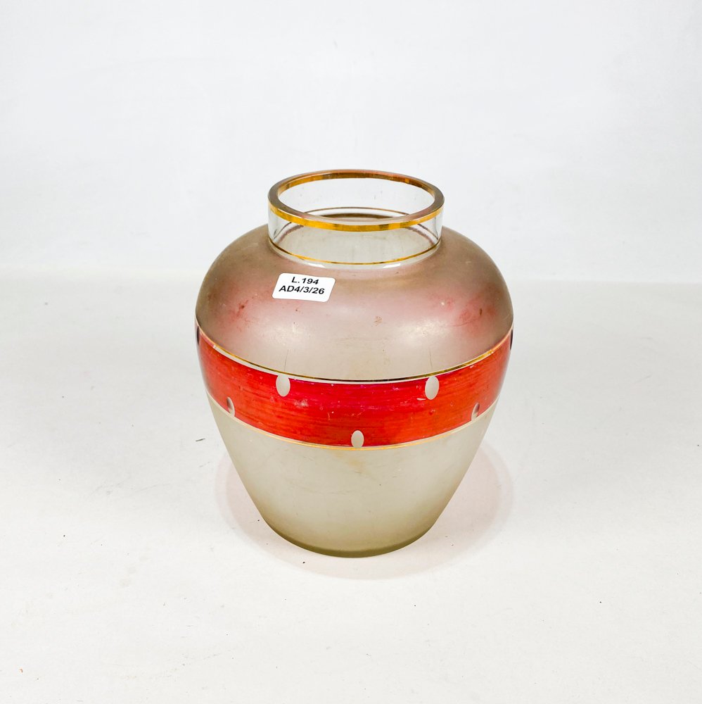 Lote anterior: Florero esmerilado con franja color rubí