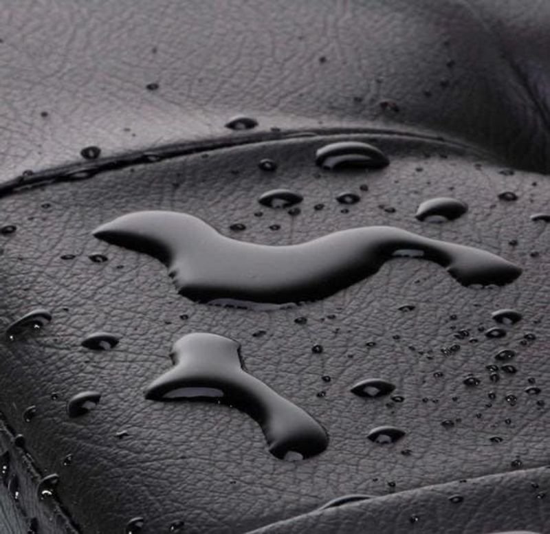 Baúl impermeable de cuero negro - imagen 9
