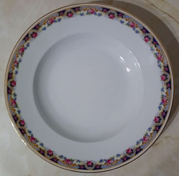 Plato Hondo de Porcelana Alemana Tirschenreuth con Diseño Floral Clásico - imagen 1