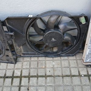 Lote de Repuestos Automotrices: Electroventiladores, Radiadores y Equipos de Calefacción - imagen 3