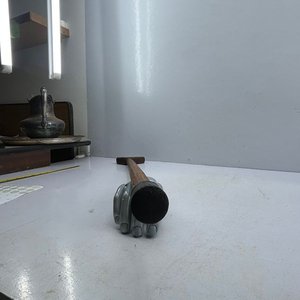Baston de Madera con Empuñadura Curva y Punta de Goma - imagen 6