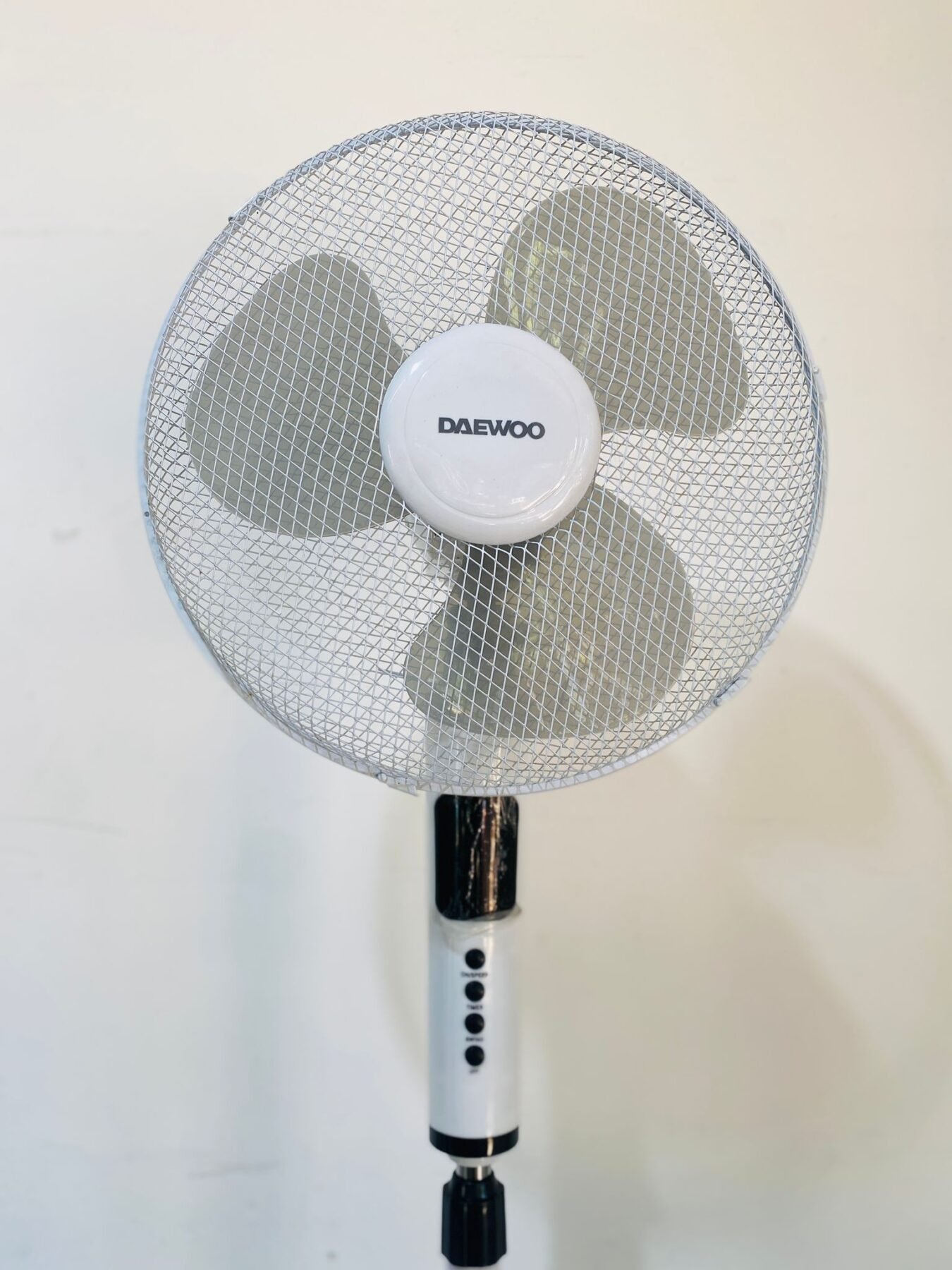 Item lote-x2-ventiladores-daewoo-con-control-remoto-1-desarmado-funciona-el-otro-esta-desarmado - Image 1