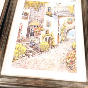 Dos Láminas Decorativas: Fachada Italiana y Escena Interior - imagen 3