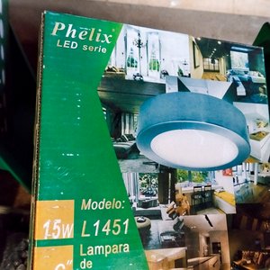Lote de Lámparas LED, Soporte de Manguera y Enchufes Varios - imagen 6