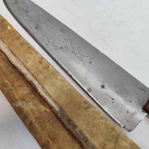 Cuchilla Mundial con Cabo de Madera y Vaina de Cuero Crudo - imagen 2