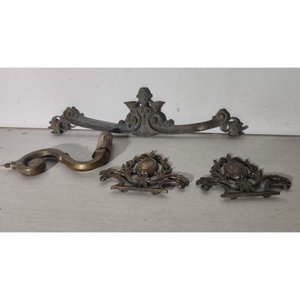 Lote siguiente: 4 Piezas de Bronce para Muebles o Decoración