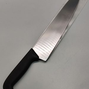 Cuchillo Profesional Victorinox Hoja Ancha Negra Made in Switzerland - imagen 4