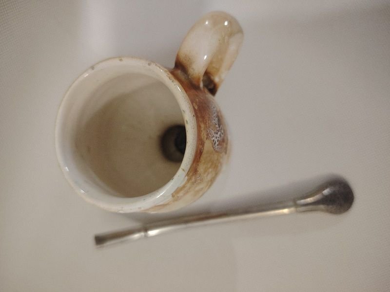 Mate de cerámica pintado con bombilla - imagen 3