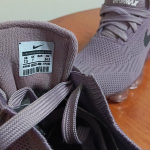 Championes Nike Air VaporMax Talle 2 Sin Uso - imagen 4