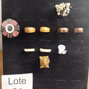 Lote anterior: Lote de 10 Anillos Vintage de Madera, Coco y Metal