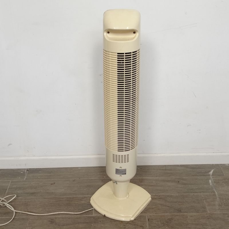 Ventilador Midea en excelente estado, calienta y prenda - imagen 4