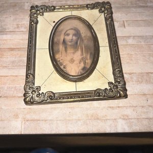 Lote siguiente: Cuadro Antiguo con Imagen Religiosa de la Virgen María