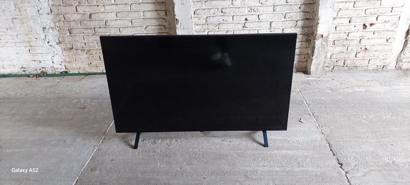 TV LED de 50 pulgadas con detalles - imagen 2