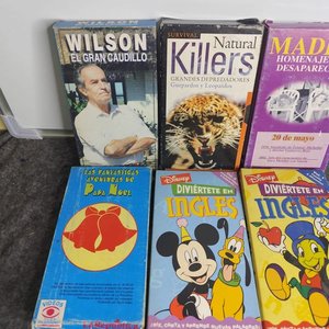 Lote de 7 VHS Antiguos: Disney, Documentales y Películas - imagen 3