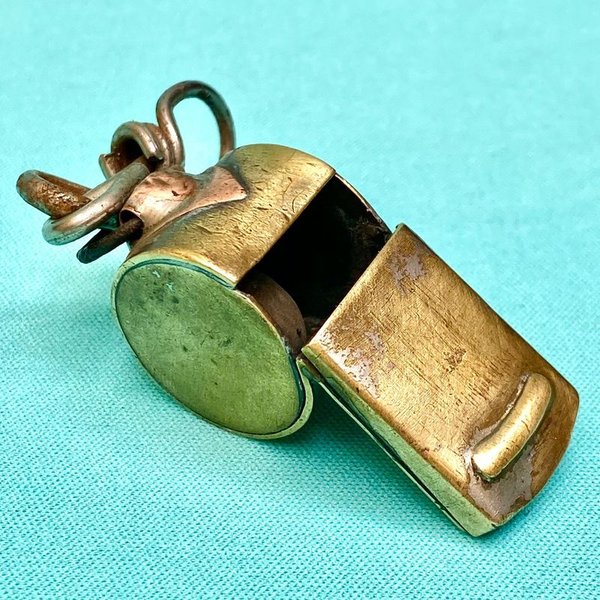 Antiguo silbato de bronce para venta - imagen 1