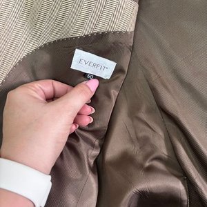 Saco Marrón Talle 50 Marca Everfit - imagen 4