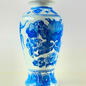 Florero de Porcelana Azul y Blanco con Reloj de Sobremesa Chunlei - imagen 2