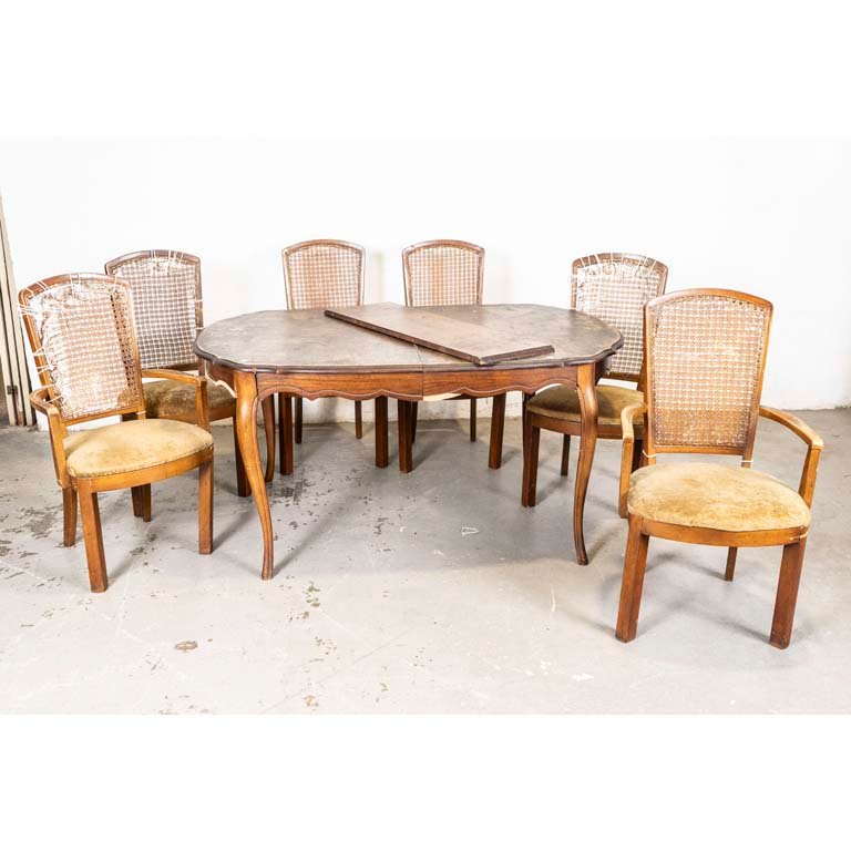 Lote anterior: Mesa de comedor francesa con restauración posible
