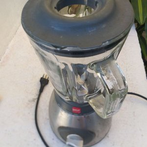 Licuadora MGF de Vidrio Grueso - Funciona Perfecto - imagen 2